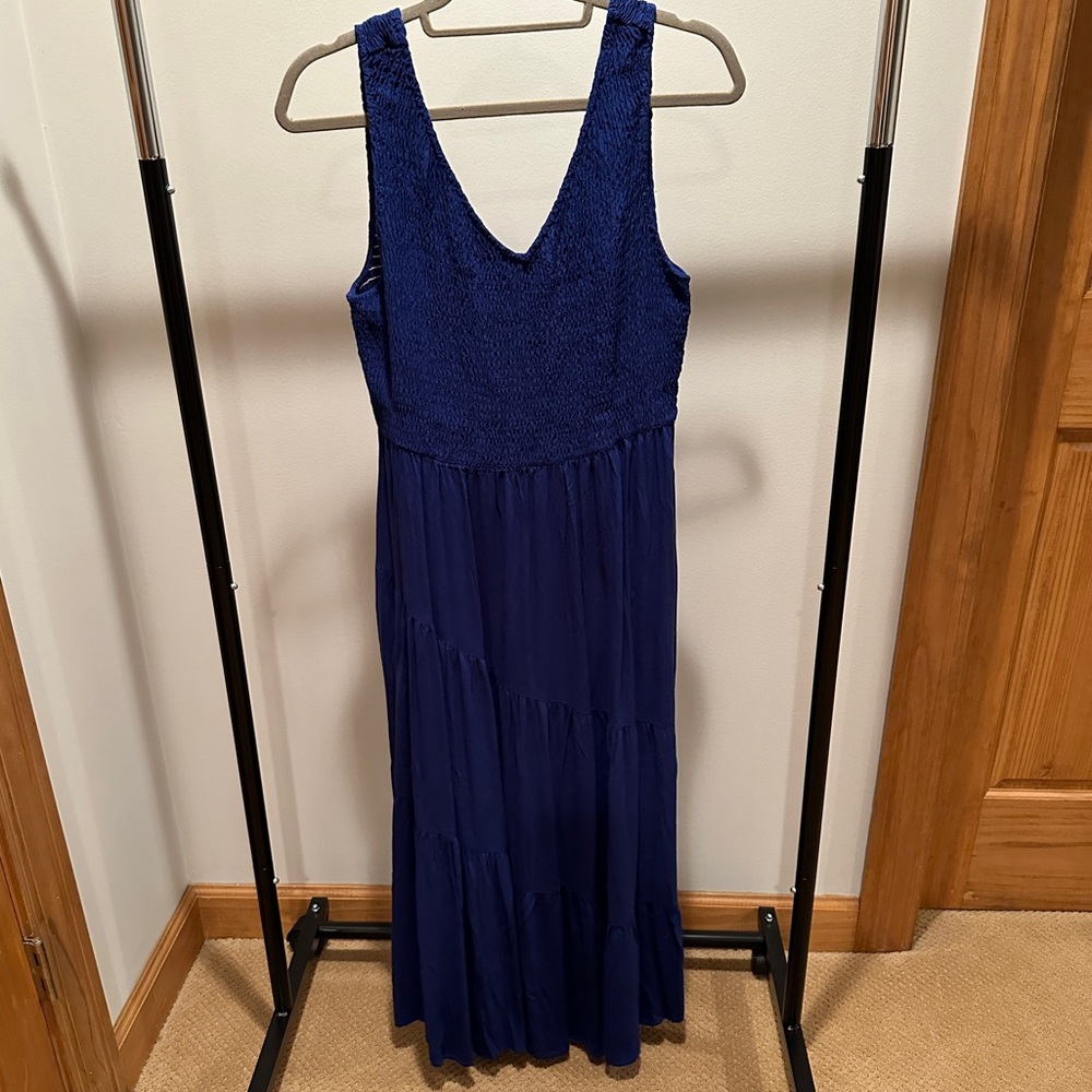 NWT: Women’s flowy tiered summer dress
